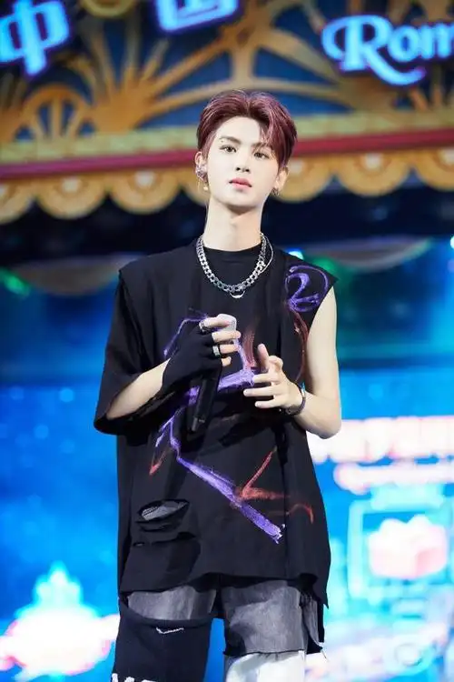 「justin」「新闻」210711 黄明昊2021首场线下音乐节打卡成功 全场大