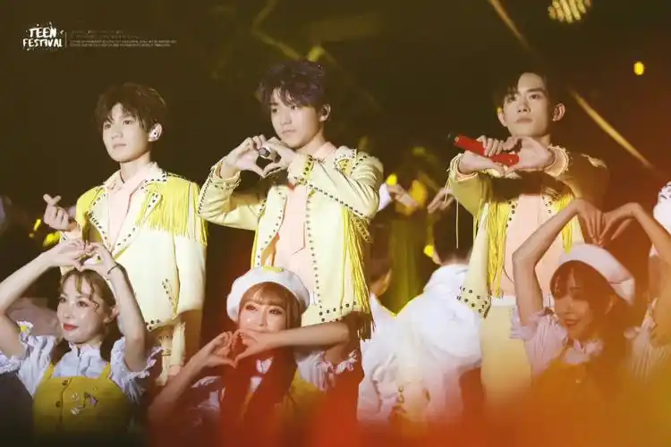 想起第一次那个模样"不知不觉young7周年了 未来依然在09#tfboys