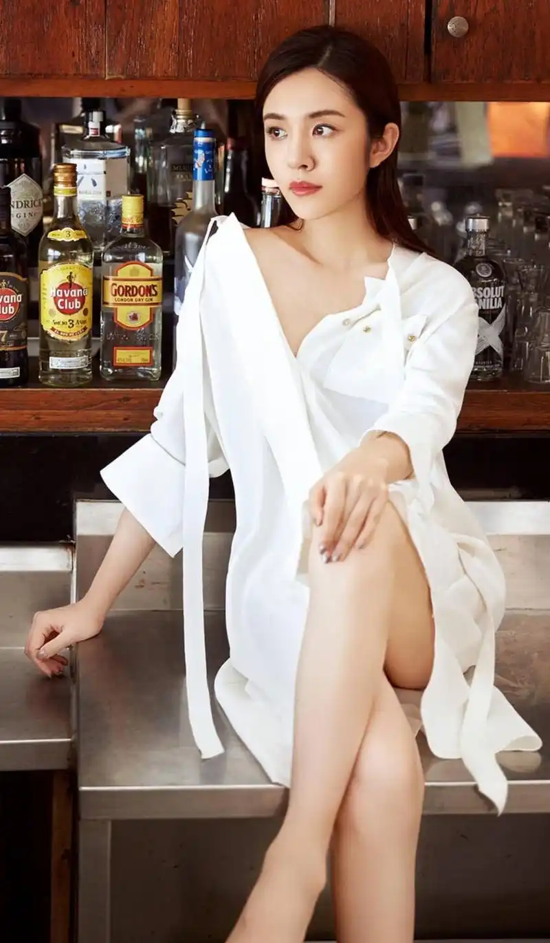 "灵气美女王晓晨:肤白貌美,热爱运动塑完美身材"