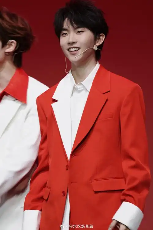 马嘉祺来伊份品牌代言人