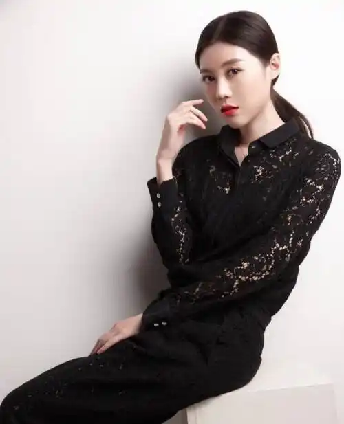 她10岁因暖春成为小影后,16岁出演甄嬛传无人识,今改名再出发_张妍