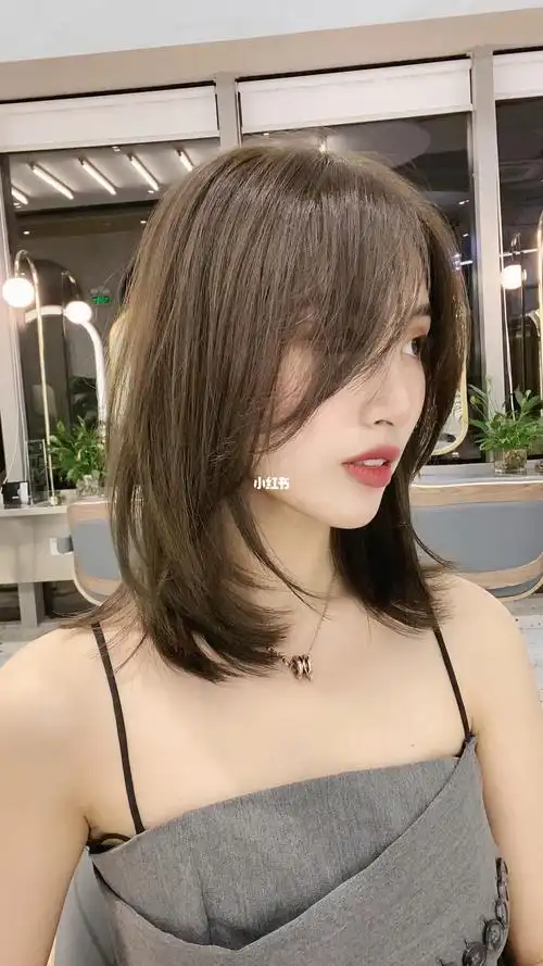 锁骨发77八字刘海