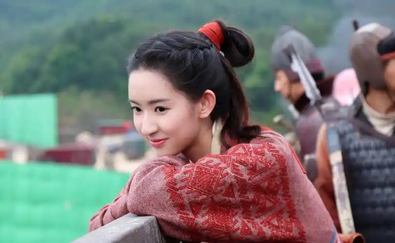 杨玏绯闻女友疑似曝光,前任发动态内涵,男女段位高_王玉雯_毛晓彤