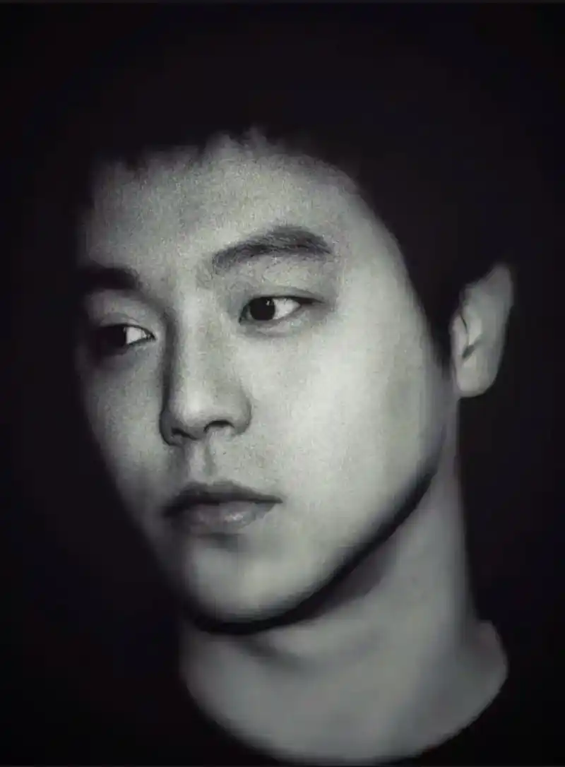 年轻的窦唯简直帅炸了#黑白人生 #窦唯歌曲迷走江湖 #摇滚乐 - 抖音