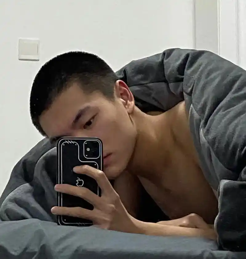 当我的枕头#s #对镜拍 #黑皮 #锁骨控 #肩 #苹果原相 - 抖音