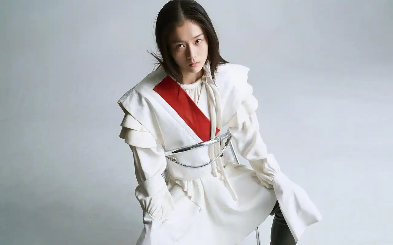 高清无水印,美女明星张雪迎桌面壁纸下载(7张)