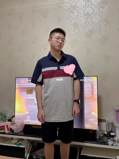 初中生的校服为什么不选择做阳光活力点的呢98这个颜色好像真的很