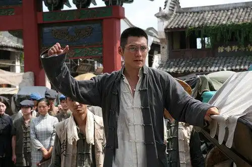 严宽领衔《铁血男儿》周日央八连播