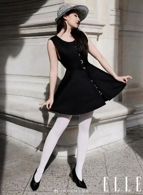 在复古优雅的同时又有点小俏皮这种裙子也就神仙姐姐刘亦菲hold住了
