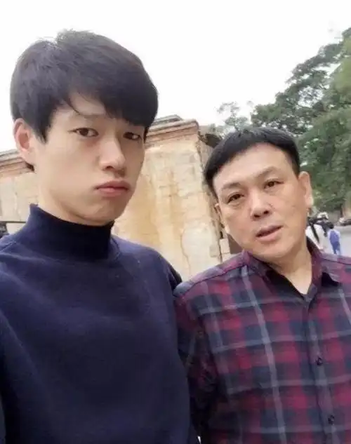 魏大勋个人资料介绍魏大勋的爸爸个人资料照片