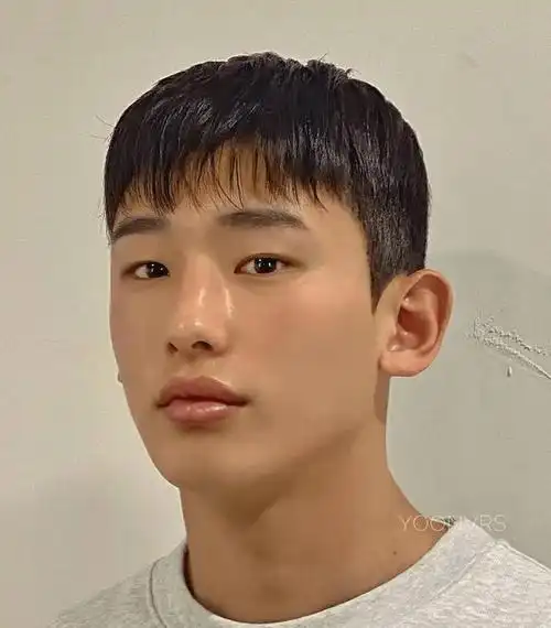 男生不烫不染又帅气的6款发型清爽干练又有男人味超有范儿