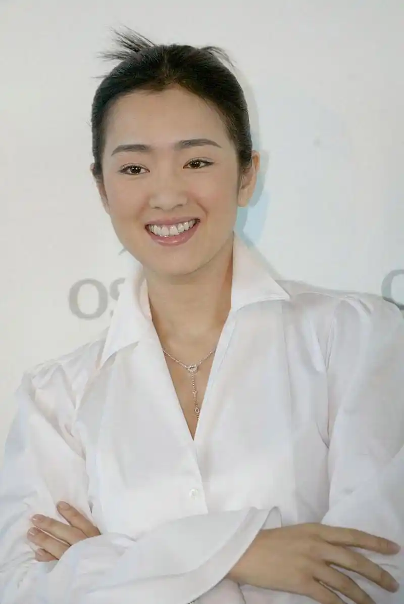 长假读书清单# 巩俐,1965年12月31日出生于辽宁省沈阳市,祖籍山东省