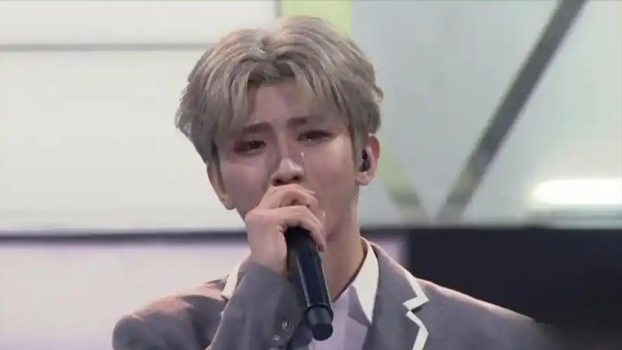 新人到顶流,蔡徐坤用了3年,从顶流到塌房,却只花了1天!