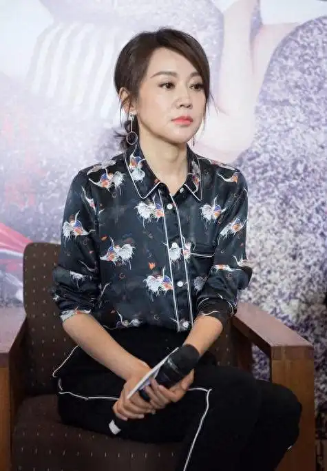 闫妮的激荡情史:离婚后放飞自我,男友都比她小十岁,人生太潇洒|李晨