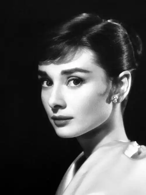 那个年代的美女之奥黛丽赫本24张照片带你感受她的美