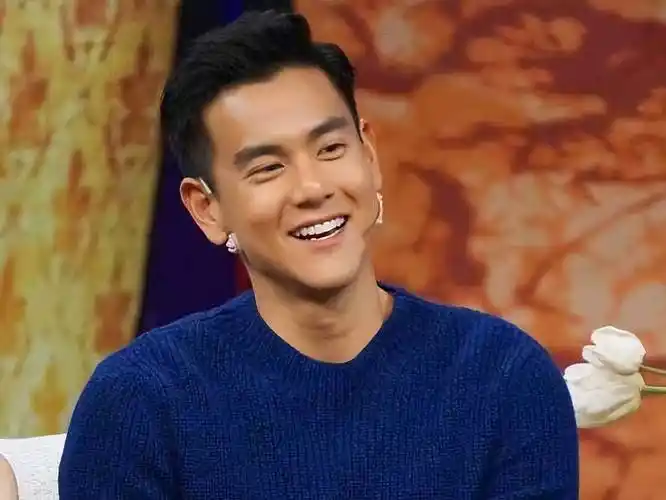 原创彭于晏隔离期间太无聊不仅经常晒美食照片还疯狂回复粉丝私信