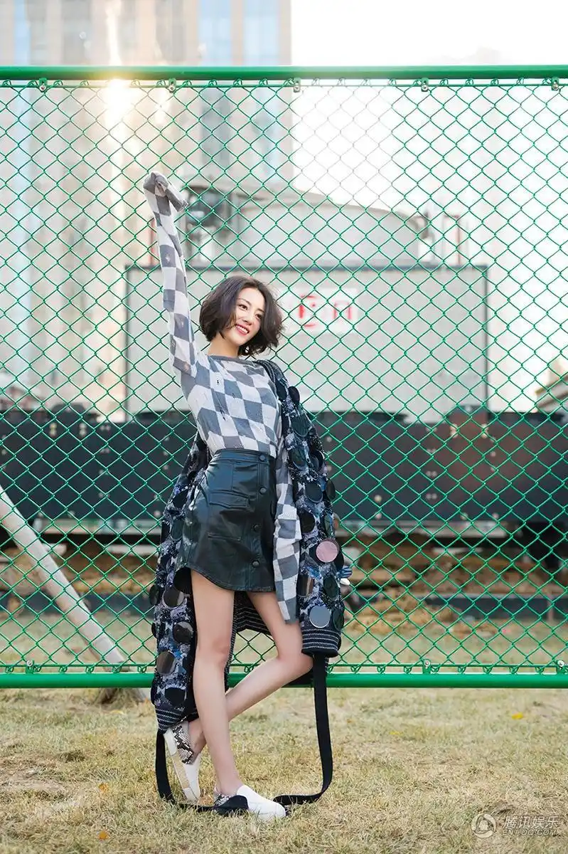 李溪芮春日街拍休闲时尚图片