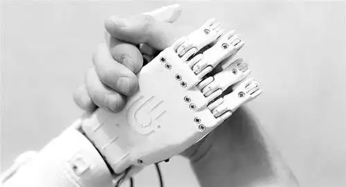 俄罗斯首款3d打印智能仿生义肢问世