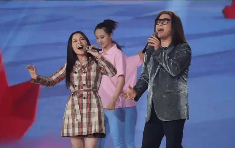 现在年过六十的郭峰依旧没有结婚生子,他曾有过两段刻骨铭心的爱情,但