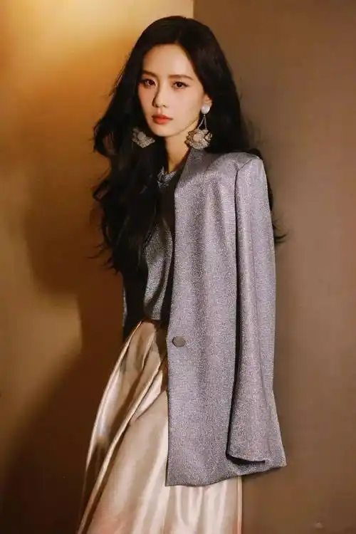 倪妮撩戏骨?焉栩嘉辟谣出轨?_合作_作品