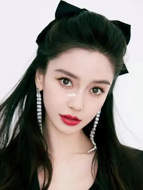 杨颖仿妆大家说有几分像