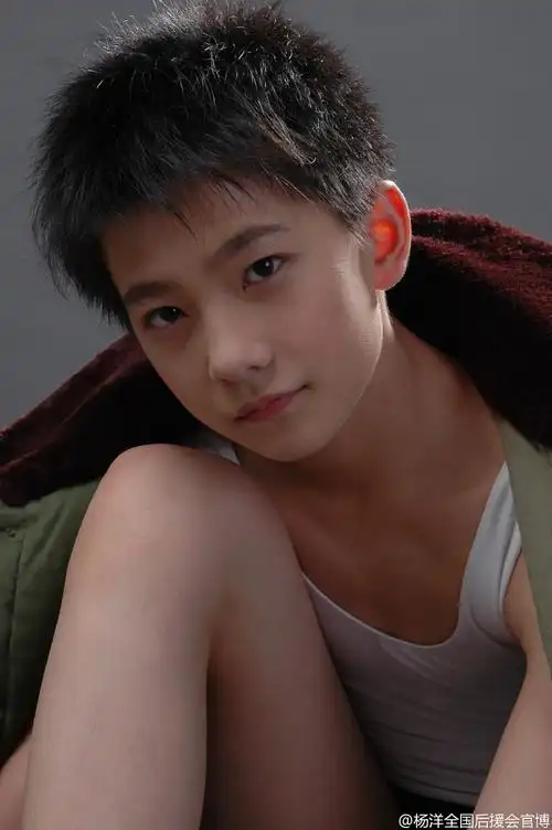 小鲜肉杨洋童年照片大集合