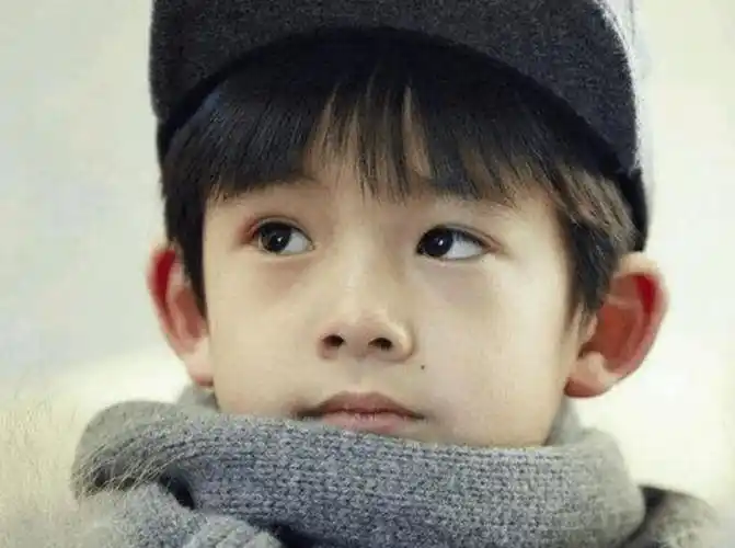 潘粤明,董洁互动被叫"世纪大和解",为了孩子放下10年恩怨?