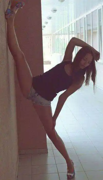 那些爆红的一字马女神!