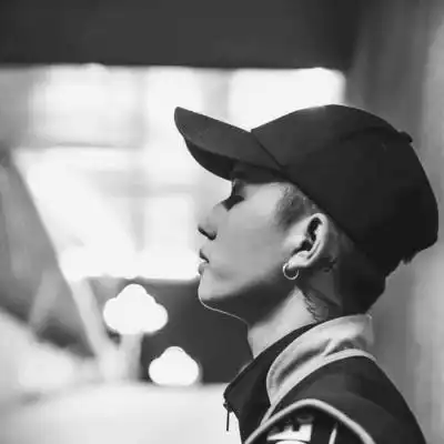 标签:男生头像,个性,帅哥,超酷