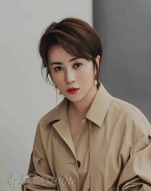 留短发也惊艳的女明星周迅马丽佟丽娅爱了爱了