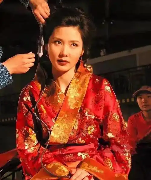 何赛飞古典第一美女出道38年零绯闻丈夫是初恋婆婆是恩师