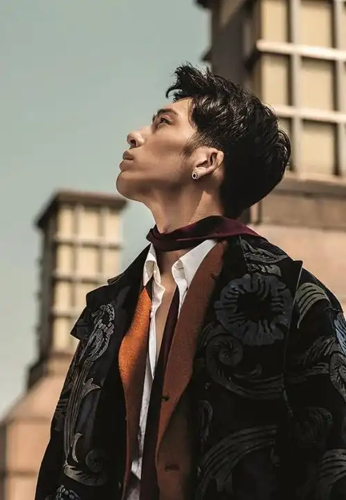 男明星:井柏然时尚写真大片 彰显潮男魅力-小虾米