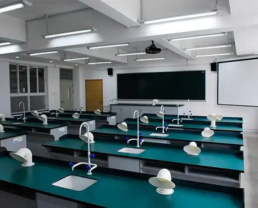 实验教室.jpg