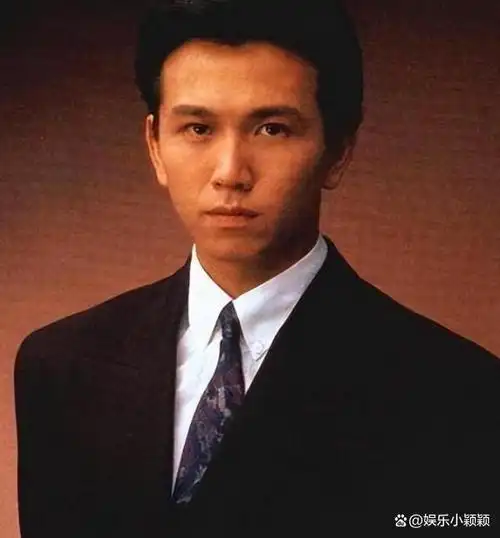 从红透娱乐圈,到沦为配角,"万人迷"温兆伦怎么就默默无闻了