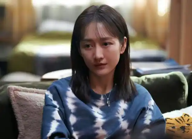 前阵子王鸥的男友何九华被爆出轨,网友也直言风水轮流转,王鸥本是一位