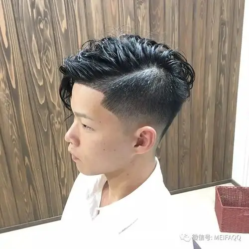 英伦雅痞风男生卷发男神都这样卷