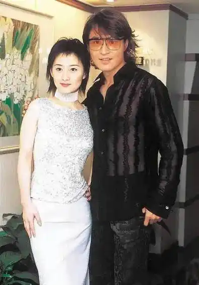 婚后,马景涛带着唐韵回国发展,重新又在演艺圈拍戏.