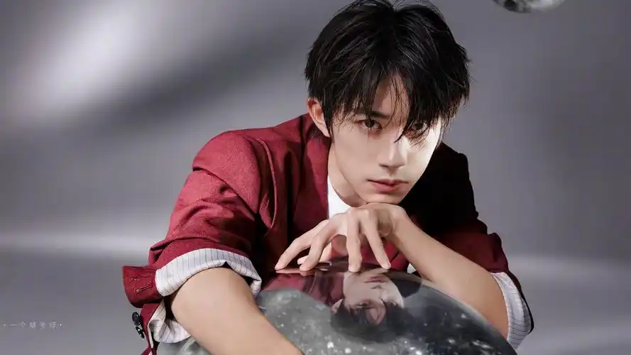 易烊千玺 - 堆糖,美图壁纸兴趣社区