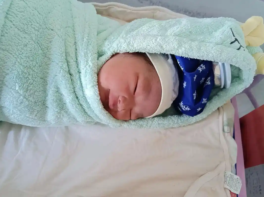刚出生的宝宝 #愿宝贝健康快乐的茁壮成长 #爱你宝贝787878
