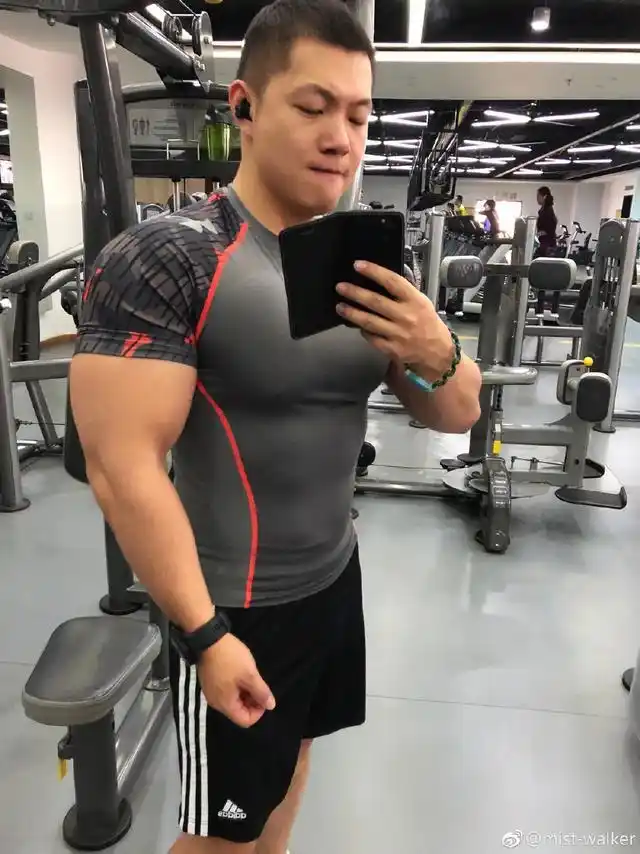 山东肌肉猛男因太壮遭女生嫌弃,网友却很想拥有这样的身材