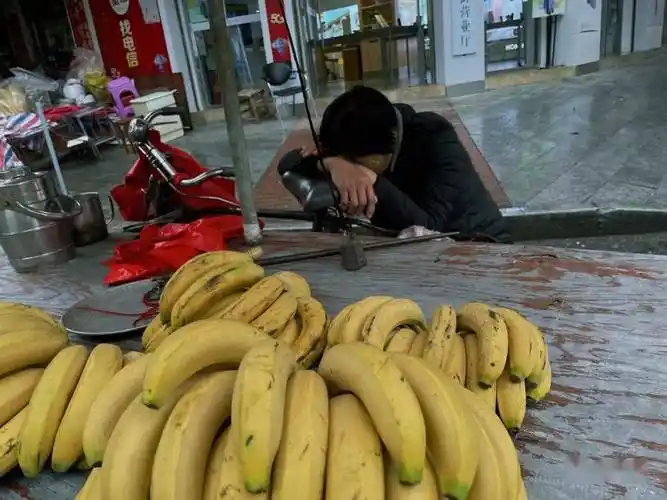 生活不易永春街头发生的真实一幕