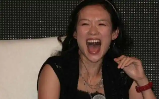 章子怡各种"照片"曝出成龙也在其中,网友:千万不要让汪峰看到