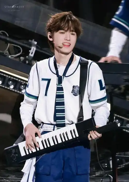 240206时代少年团宋亚轩王者荣耀直播首秀粉丝期待值爆棚