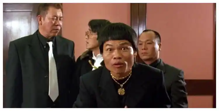 他是周星驰最丑配角,被前妻败光家产离婚,今感情生活丰富