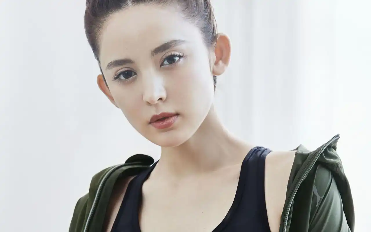 古力娜扎代言写真高清电脑壁纸高清大图预览1920x1200_大陆明星下载