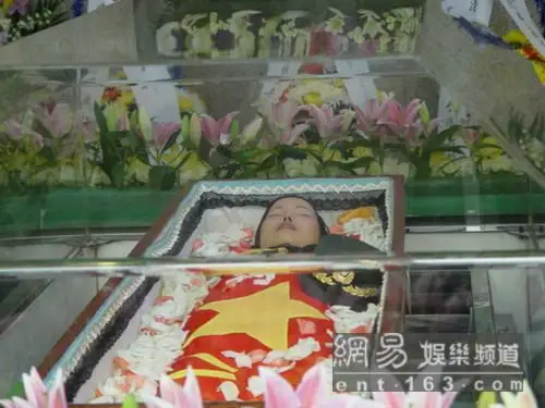 叶凡遗体29日火化 生前从不知自己病情