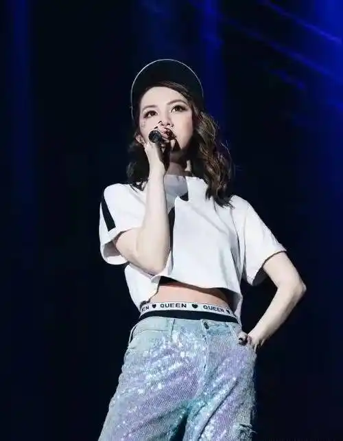 原创都说华晨宇那个看到邓紫棋只能说是人外有人天外有天