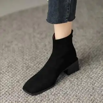 古鑫鳯轻奢品牌羊反绒皮方头短靴女秋冬气质后拉链短筒靴子显瘦粗跟弹