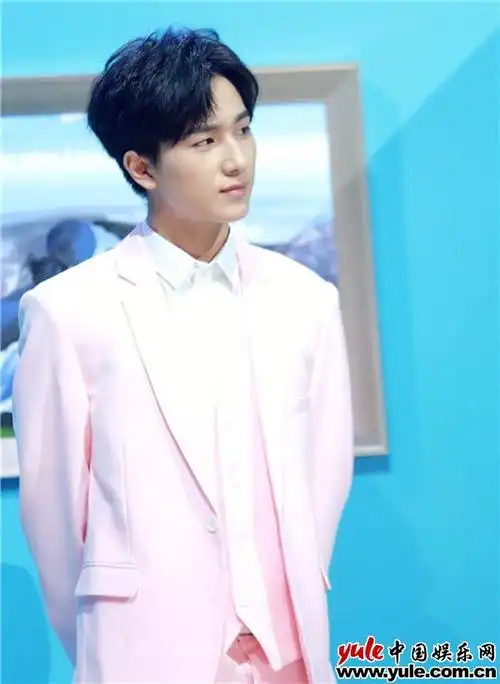 李宏毅上《快乐大本营》撩妹?颜高何须撩