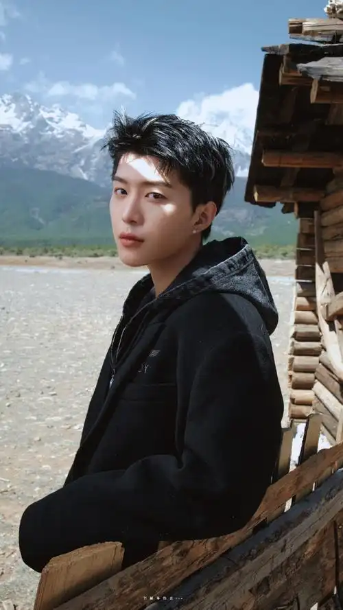 范丞丞白色挑染